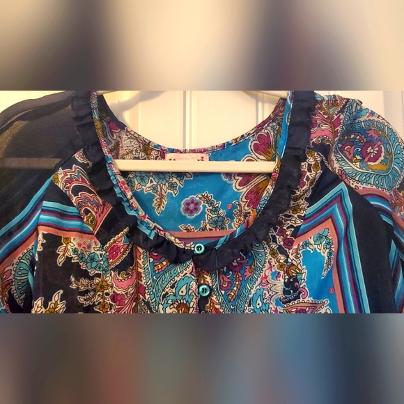 XL RUFFLE COLLAR PRINT TOP - Picture 1 of 4